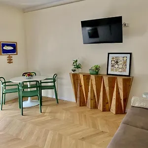 Little House 5 Terre Apartment